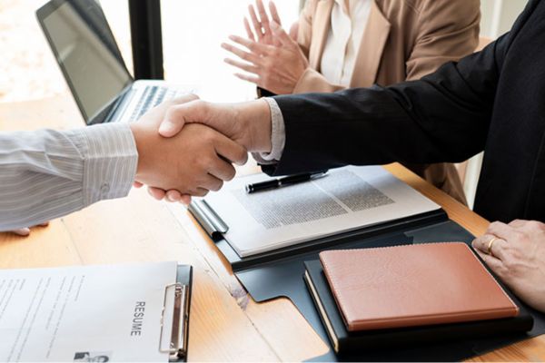 di chúc có điều kiện