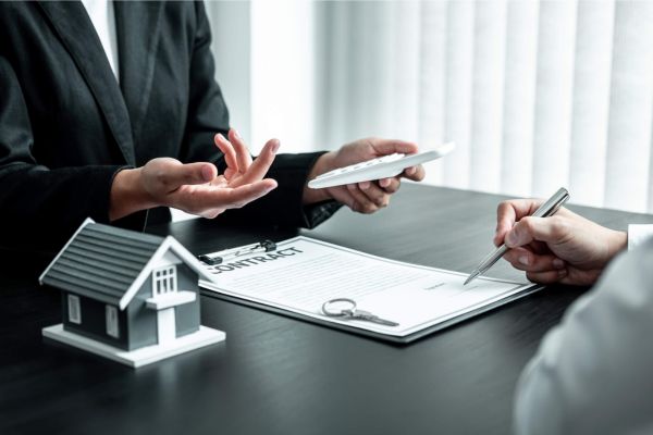 hiệu lực đơn ngăn chặn giao dịch đất