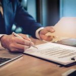 Công chứng giấy ủy quyền nhận tiền tại ngân hàng corruption concept ,The contractor provides special compensation to the authorized signatory to the agreement.