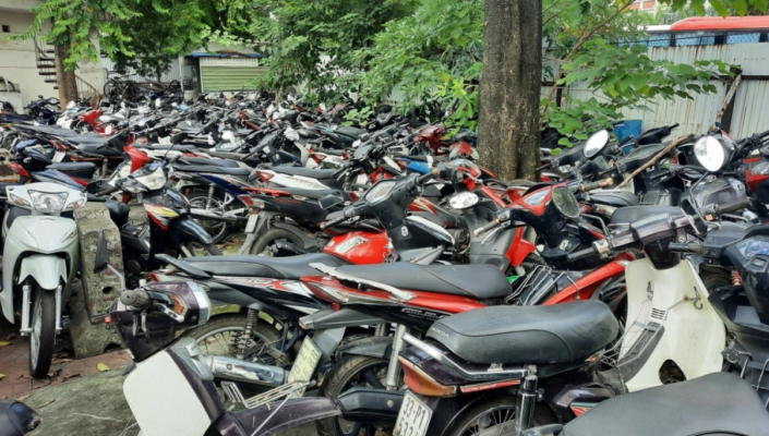 Xe bị tạm giữ mất phụ tùng