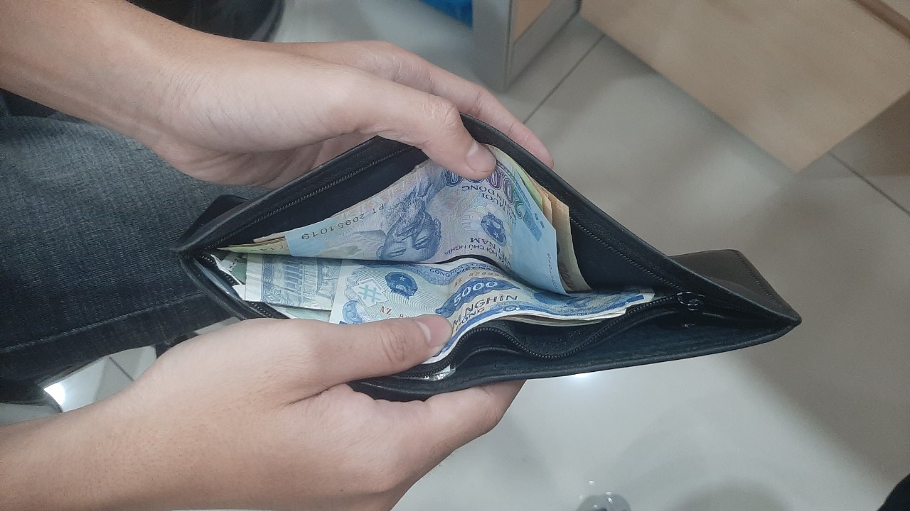 tiết lộ thu nhập